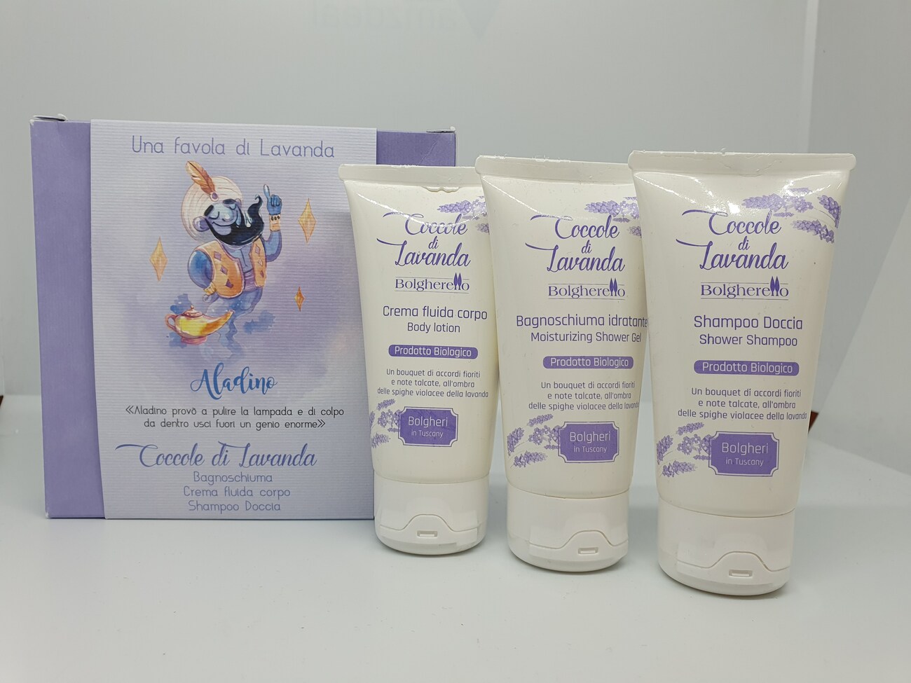 Set Coccole di lavanda : bagnoschiuma, crema fluida, shampoo doccia