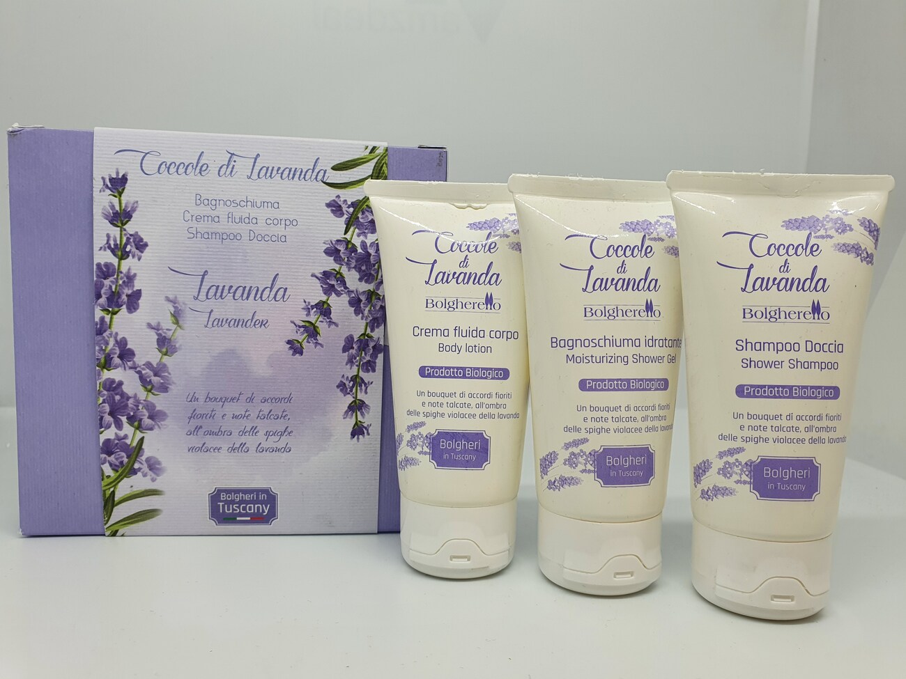 Set Coccole di lavanda : bagnoschiuma, crema fluida, shampoo doccia